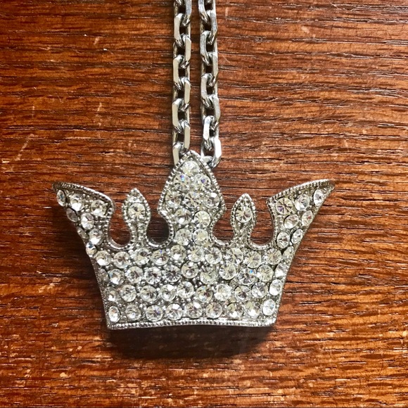 Queen 👸🏼 Crown Bling Necklace - Picture 3 of 4